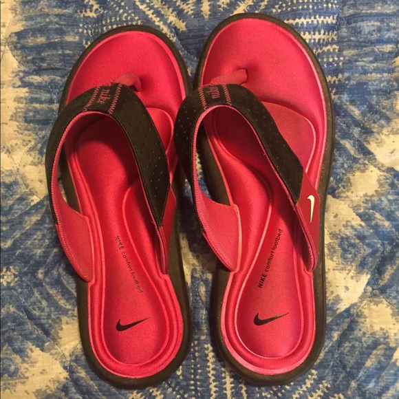 Nike Shoes - Nike flip flops